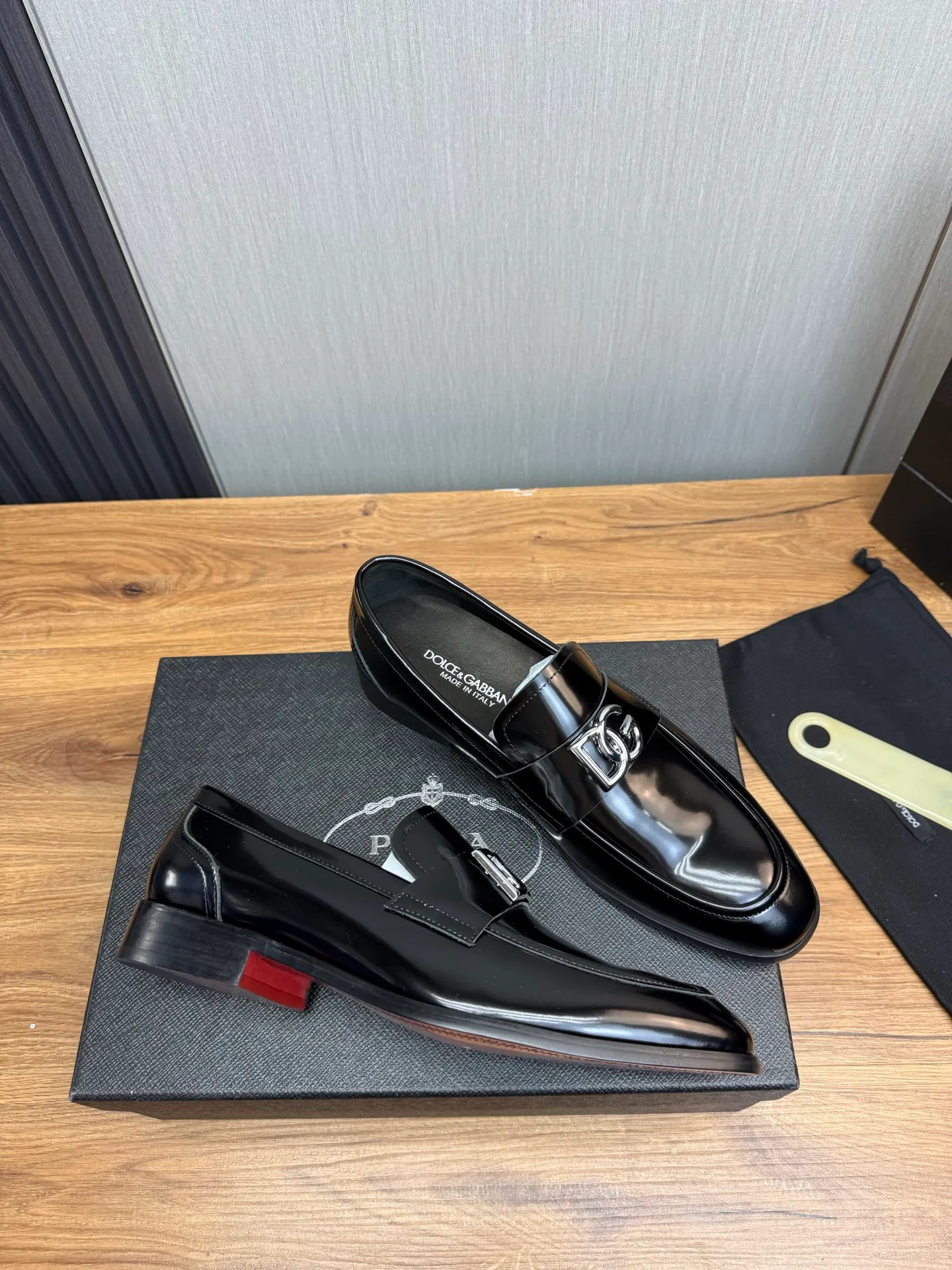 Factory price 520💰 Dolce&G .DG men's loafers👞 Classic and fashionable style, embellished with personalized DG logo. Imported cowhide, open-edge beaded cowhide, cowhide lining, original non-slip and wear-resistant outsole Size: 39-44 (customized at 38.45)